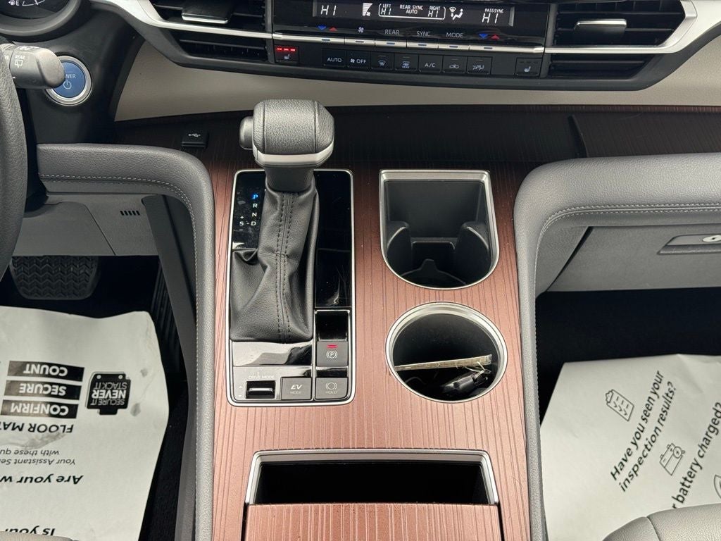 2023 Toyota Sienna XLE 8 Passenger