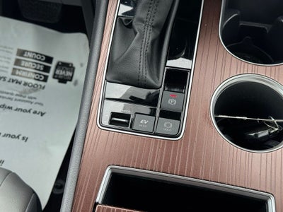 2023 Toyota Sienna XLE 8 Passenger