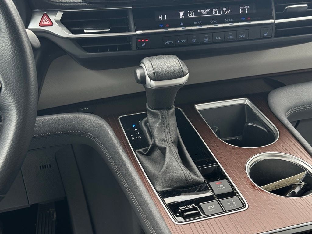 2023 Toyota Sienna XLE 8 Passenger