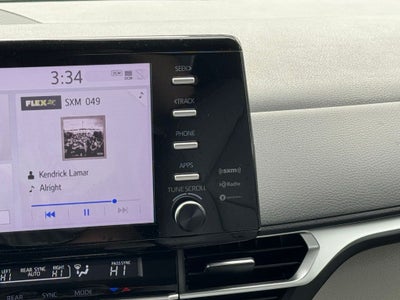 2023 Toyota Sienna XLE 8 Passenger