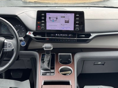 2023 Toyota Sienna XLE 8 Passenger