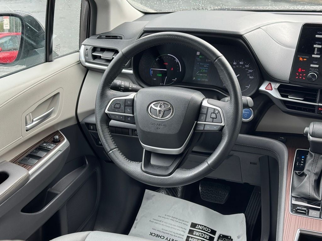 2023 Toyota Sienna XLE 8 Passenger