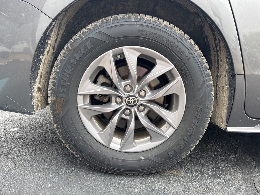 2023 Toyota Sienna XLE 8 Passenger