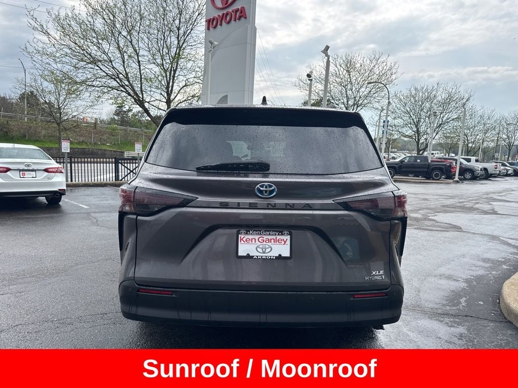 2023 Toyota Sienna XLE 8 Passenger