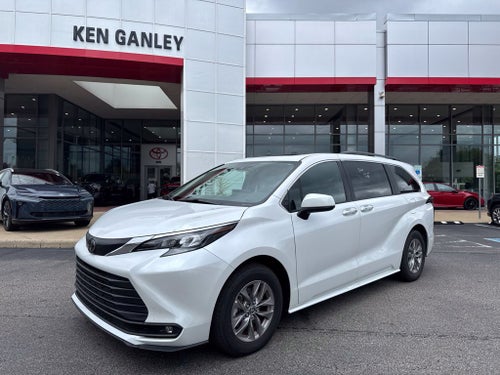 2026 Toyota Sienna XLE 8 Passenger