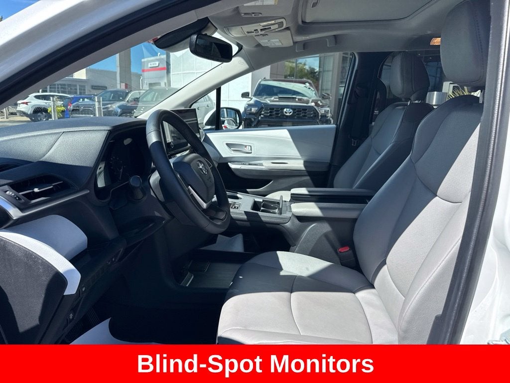 2026 Toyota Sienna XLE 8 Passenger