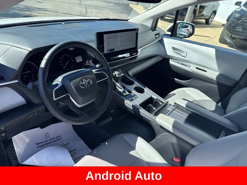 2026 Toyota Sienna XLE 8 Passenger