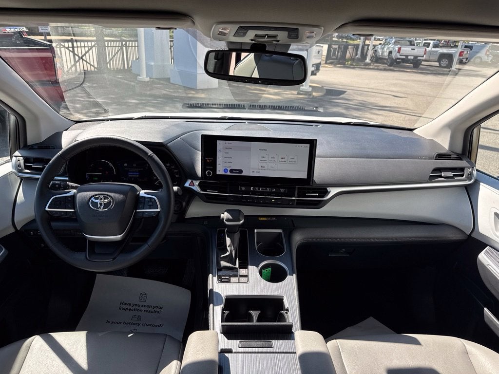 2026 Toyota Sienna XLE 8 Passenger