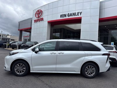 2026 Toyota Sienna XLE 8 Passenger