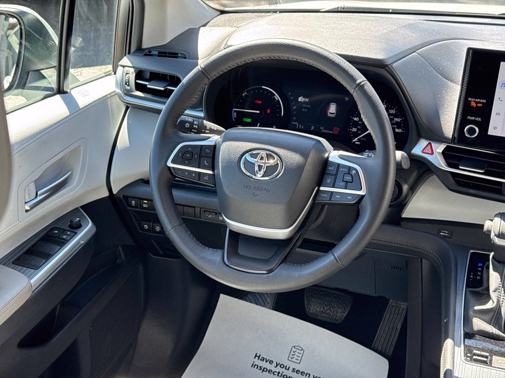 2026 Toyota Sienna XLE 8 Passenger
