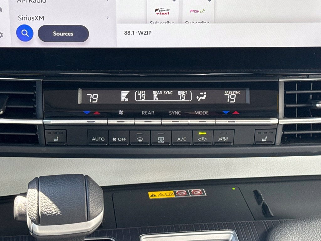 2026 Toyota Sienna XLE 8 Passenger
