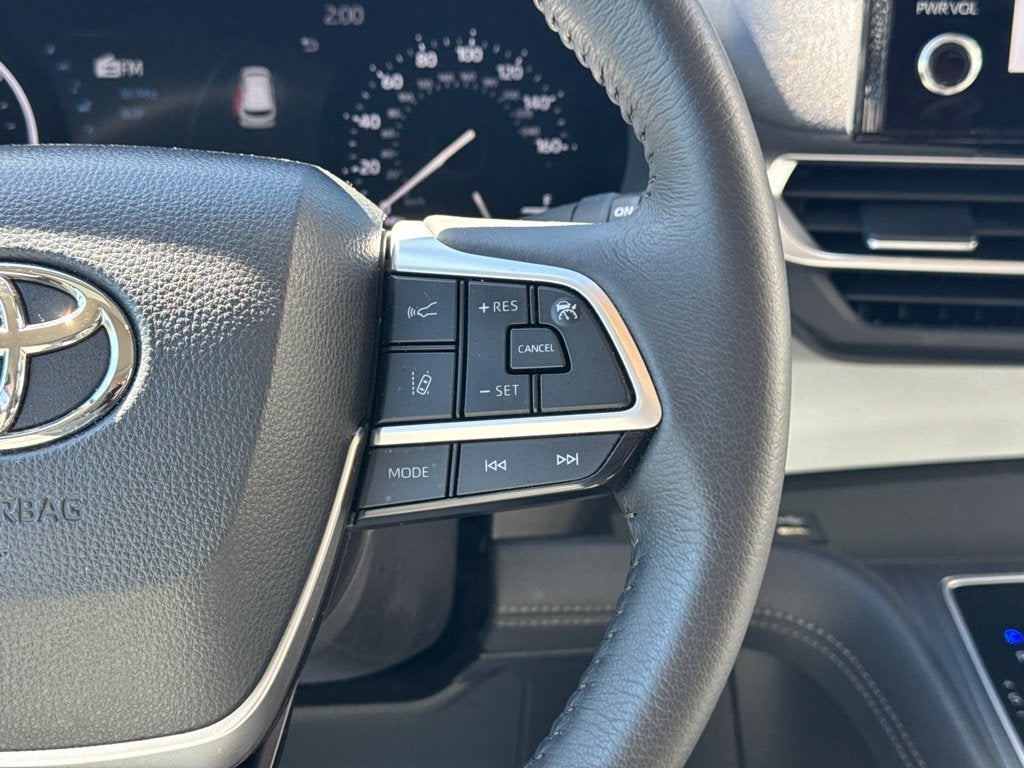 2026 Toyota Sienna XLE 8 Passenger