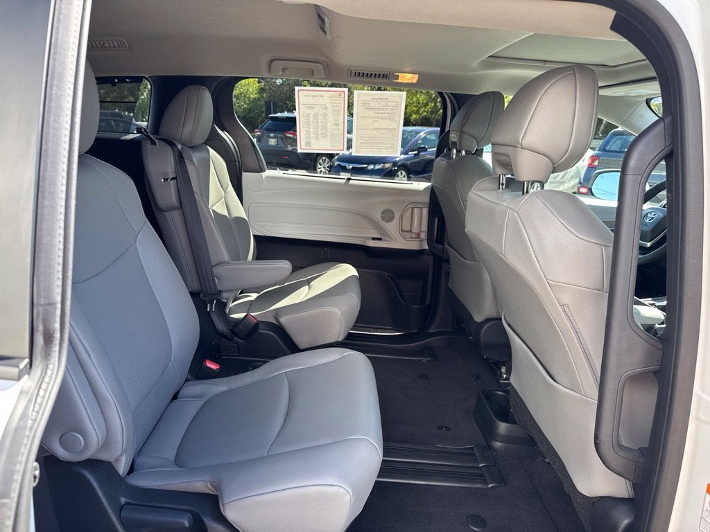2026 Toyota Sienna XLE 8 Passenger