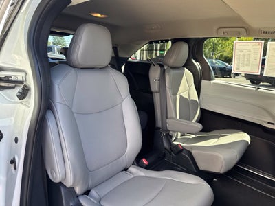 2026 Toyota Sienna XLE 8 Passenger