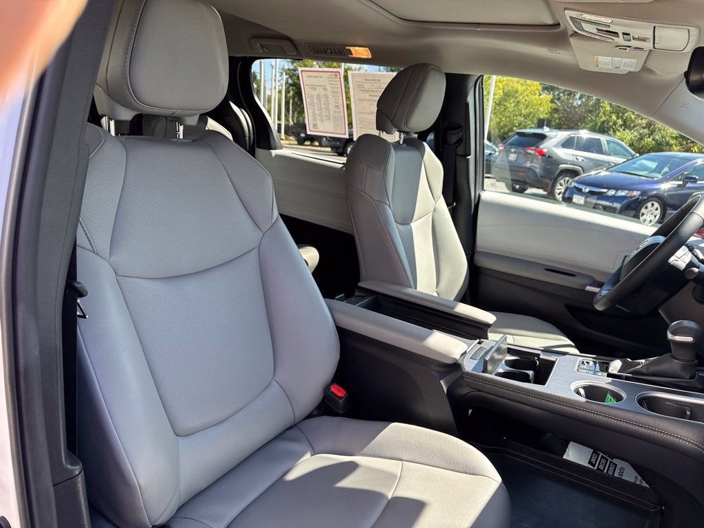 2026 Toyota Sienna XLE 8 Passenger