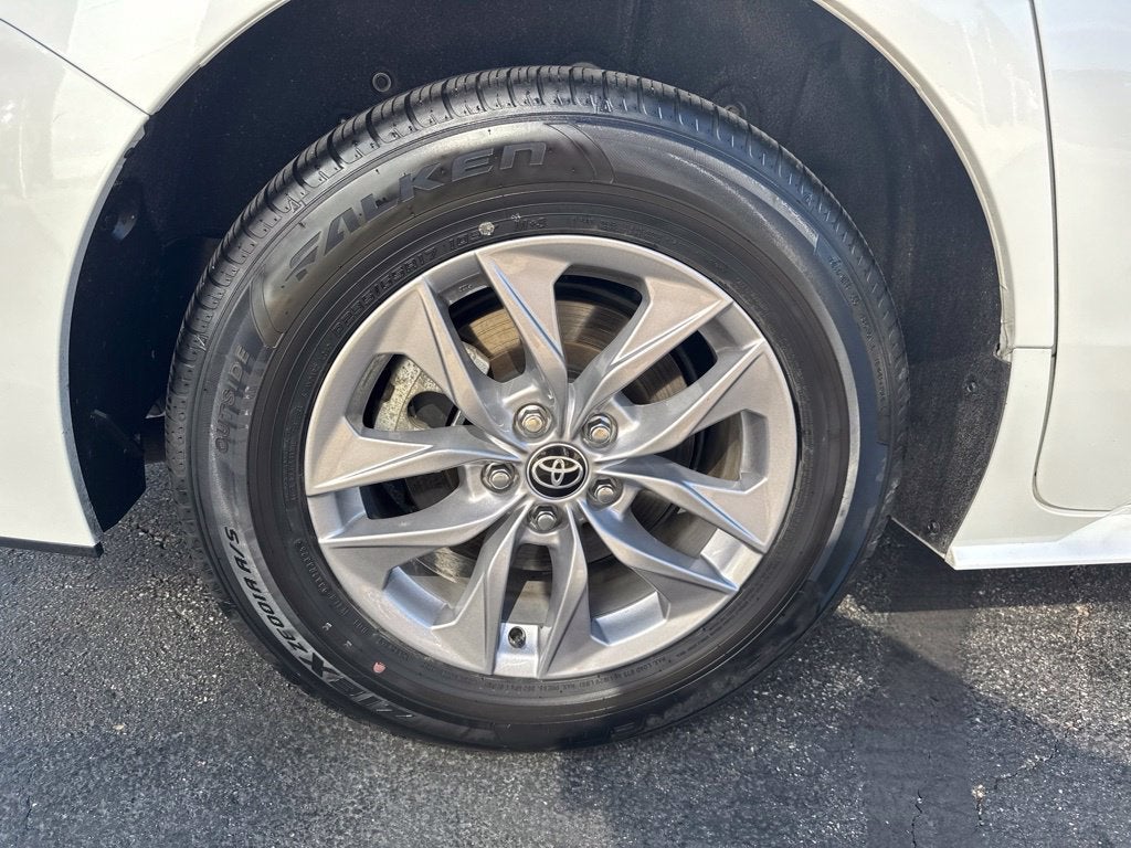 2026 Toyota Sienna XLE 8 Passenger