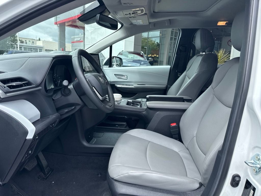 2026 Toyota Sienna XLE 8 Passenger