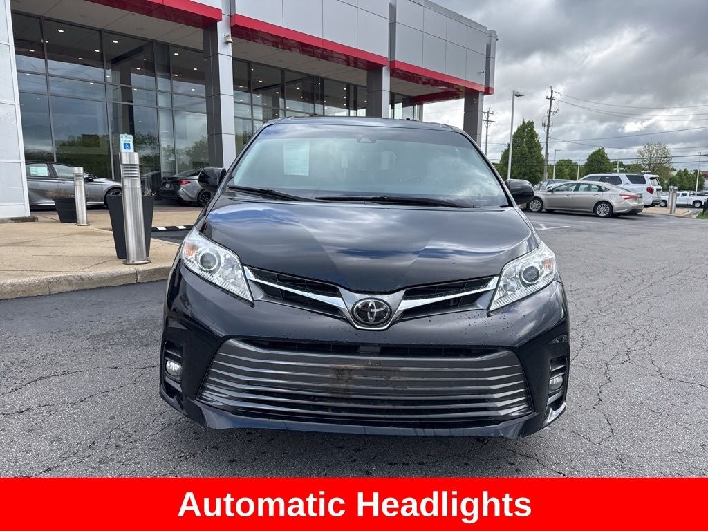 2018 Toyota Sienna XLE 8 Passenger