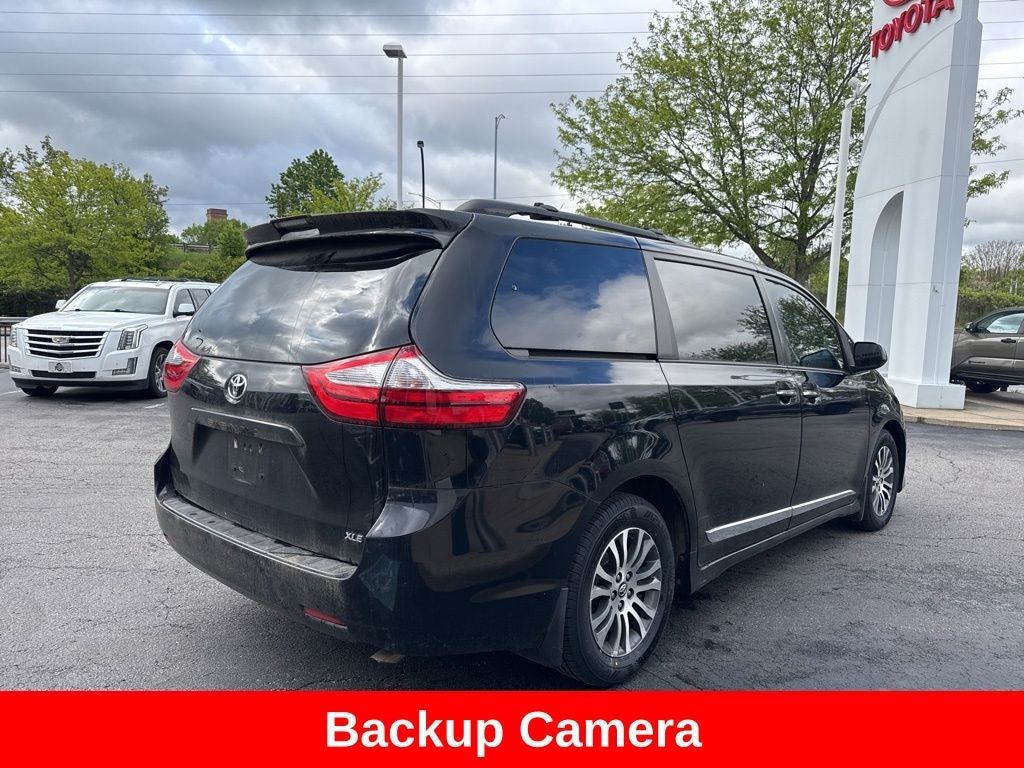 2018 Toyota Sienna XLE 8 Passenger