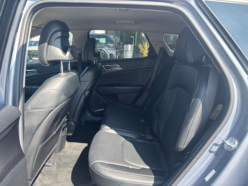 2023 Kia Sportage EX - Photo 14