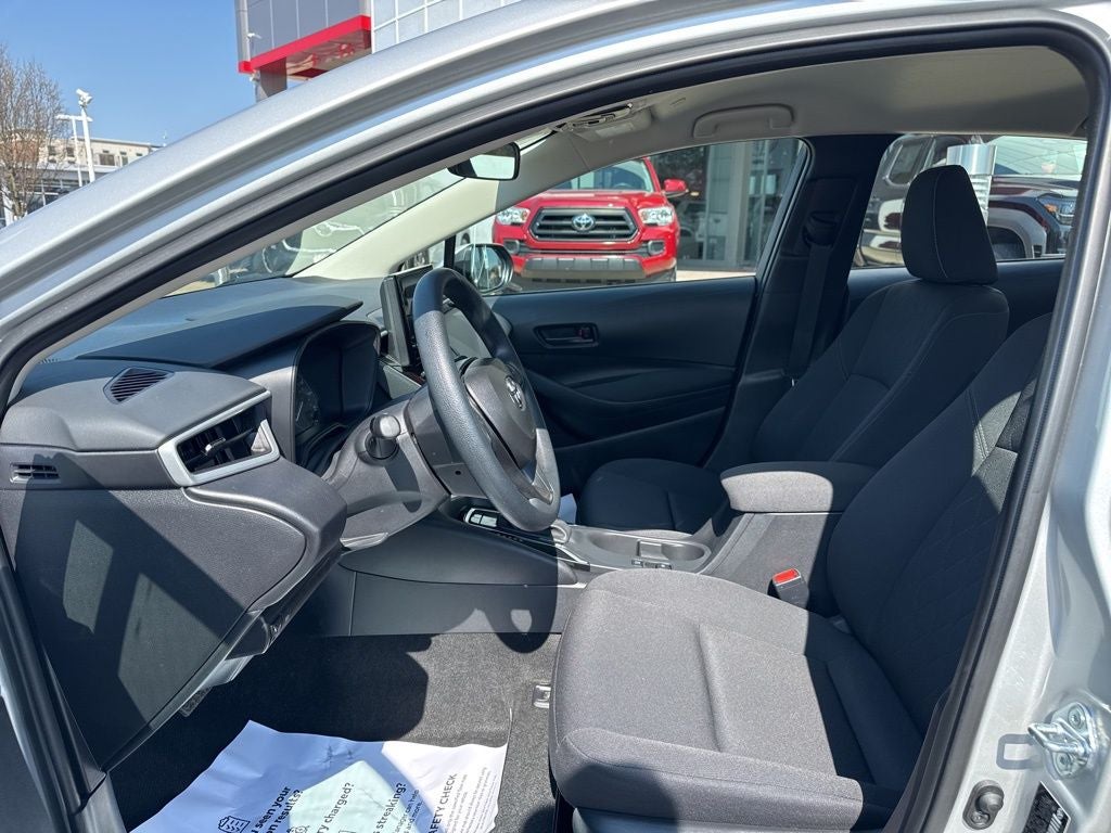 2025 Toyota Corolla LE - Photo 12