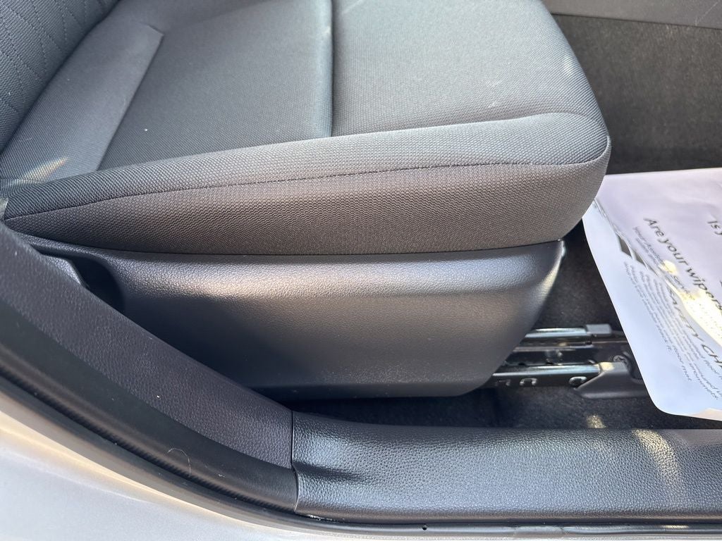 2025 Toyota Corolla LE - Photo 25