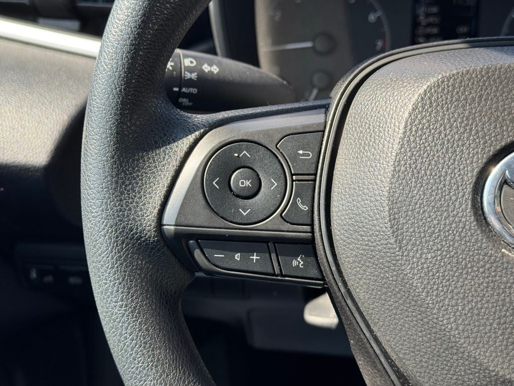 2025 Toyota Corolla LE - Photo 31