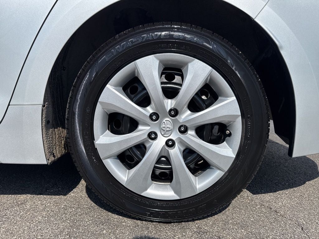 2025 Toyota Corolla LE - Photo 45