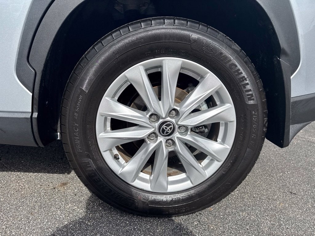 2024 Toyota Corolla Cross LE
