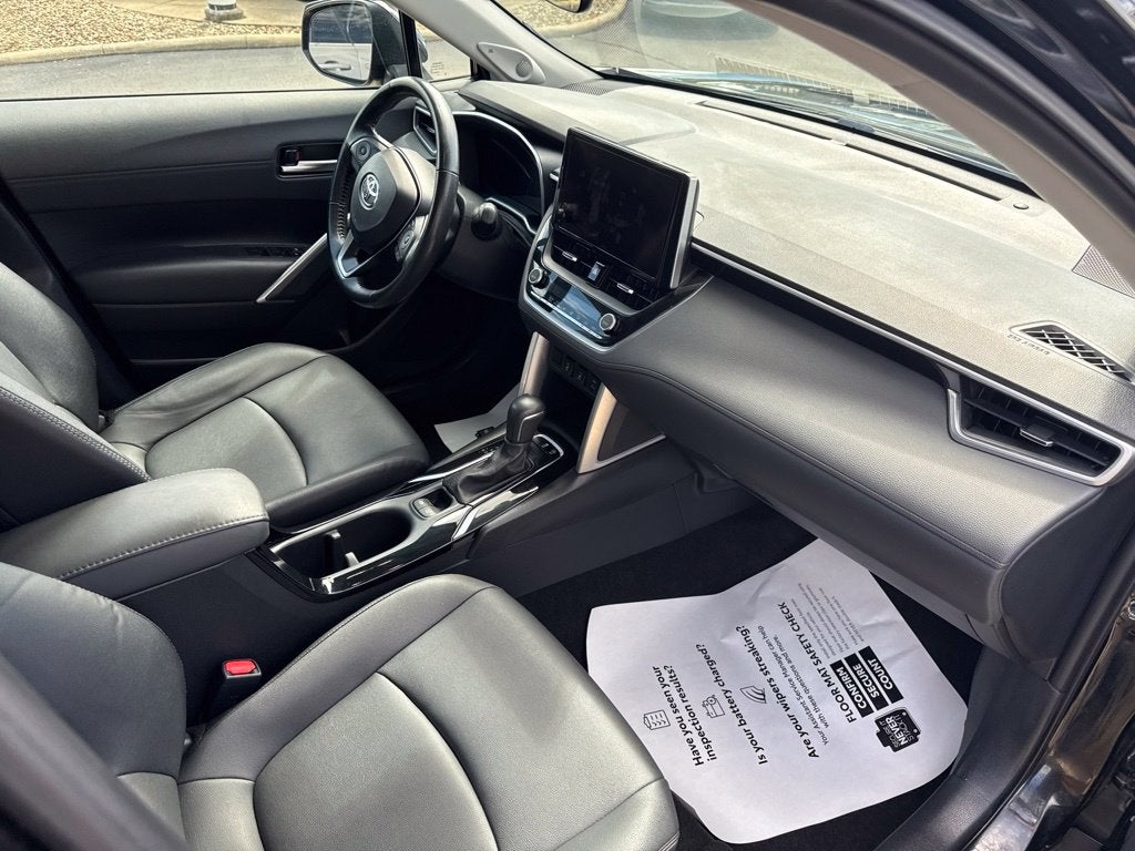 2023 Toyota Corolla Cross XLE