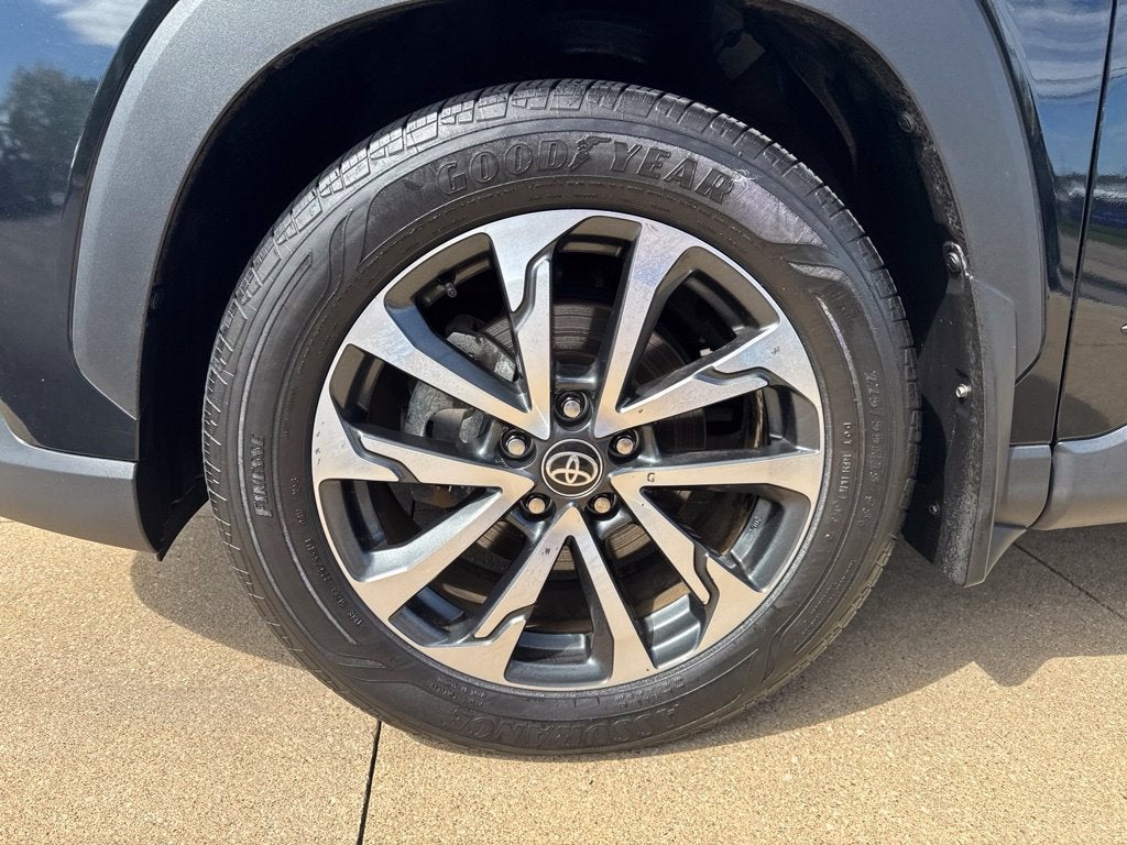 2023 Toyota Corolla Cross XLE