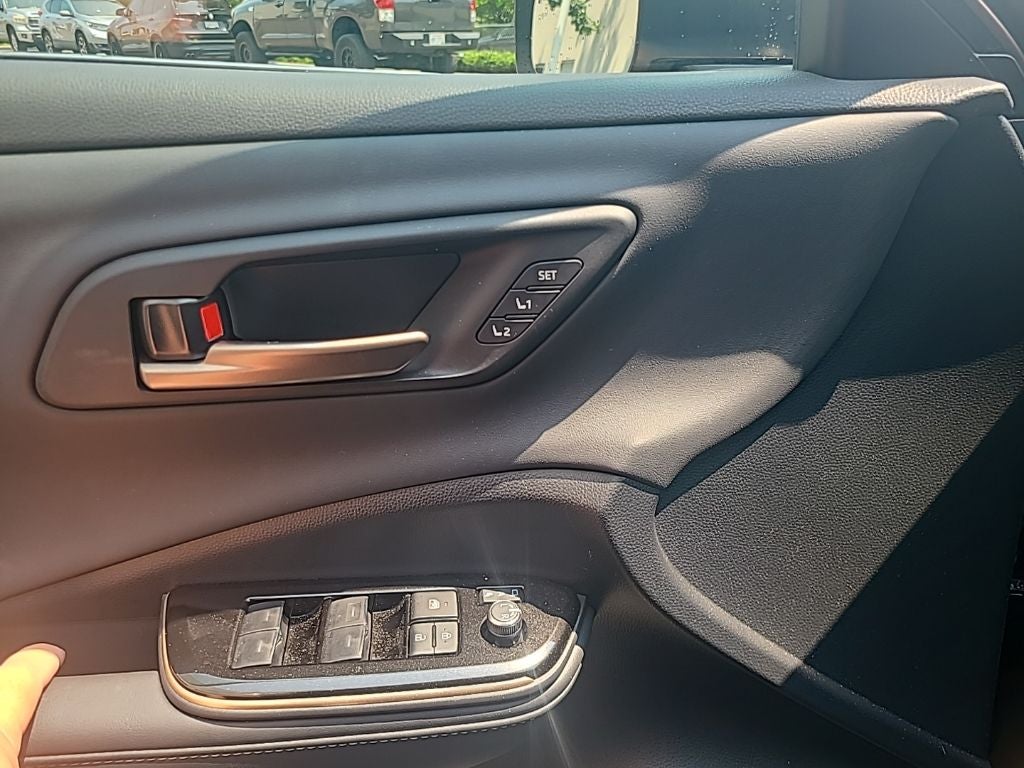 2025 Toyota Crown Signia Limited