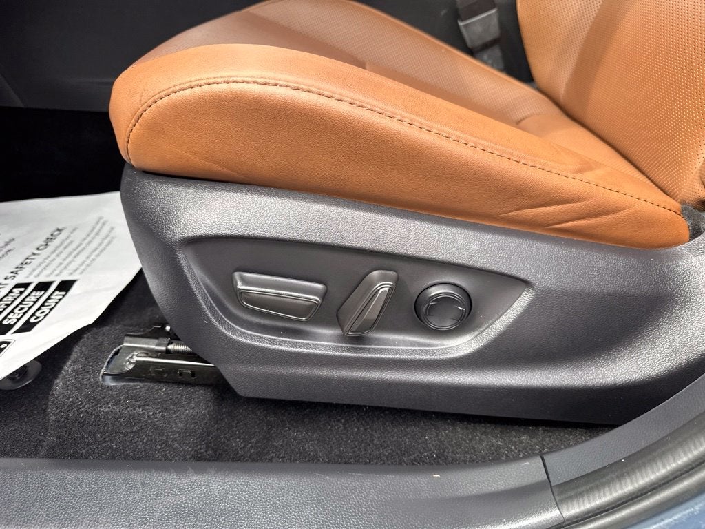 2025 Toyota Crown Signia Limited