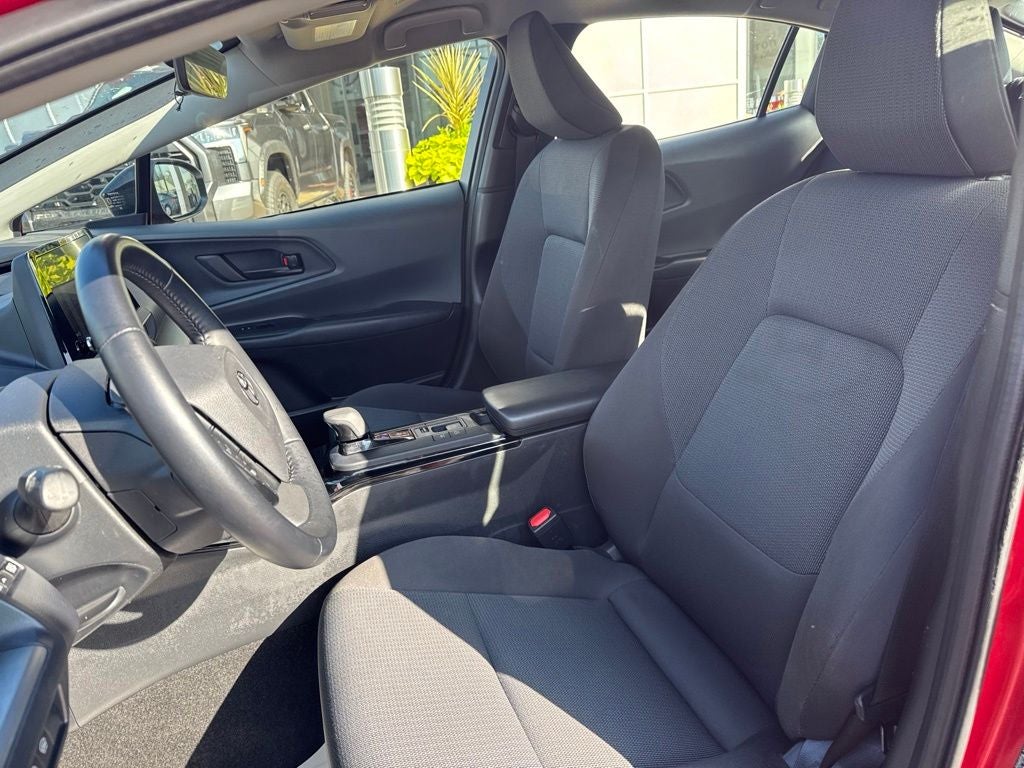 2025 Toyota Prius LE