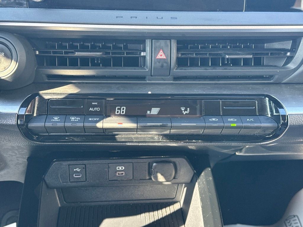 2025 Toyota Prius LE