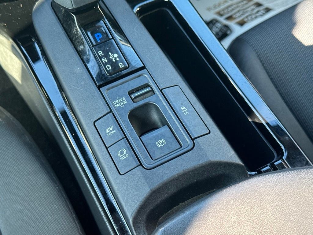 2025 Toyota Prius LE