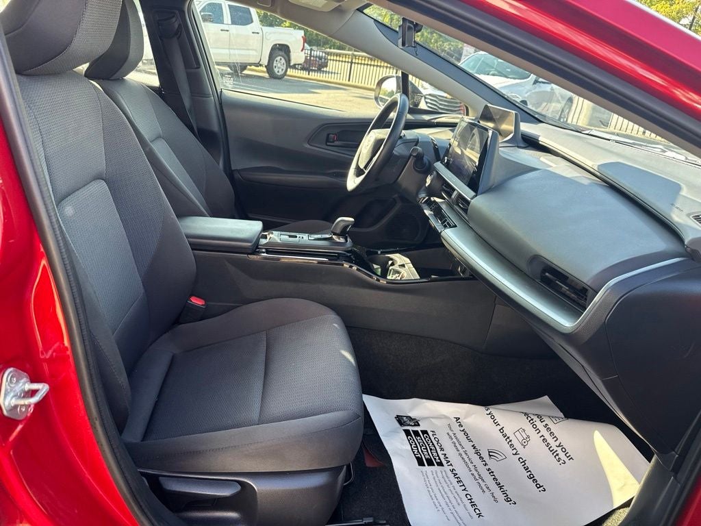2025 Toyota Prius LE
