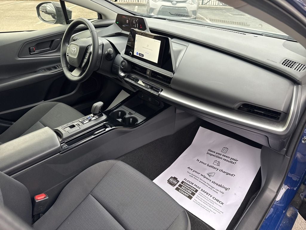 2025 Toyota Prius LE