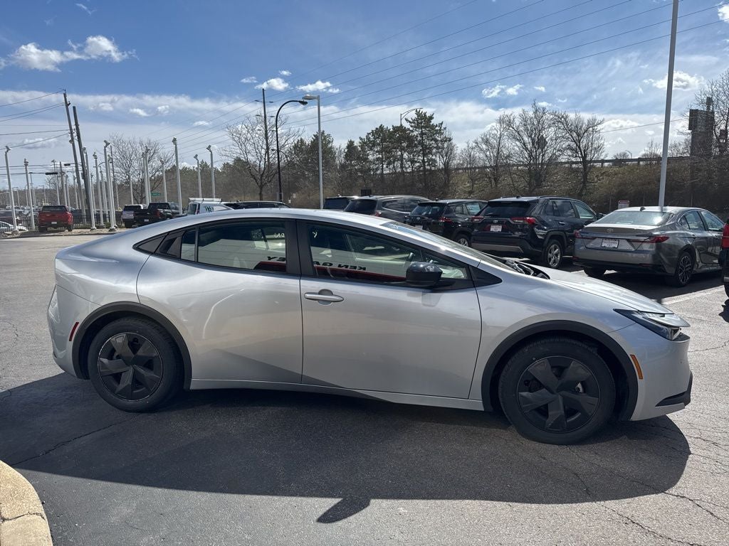 2025 Toyota Prius LE