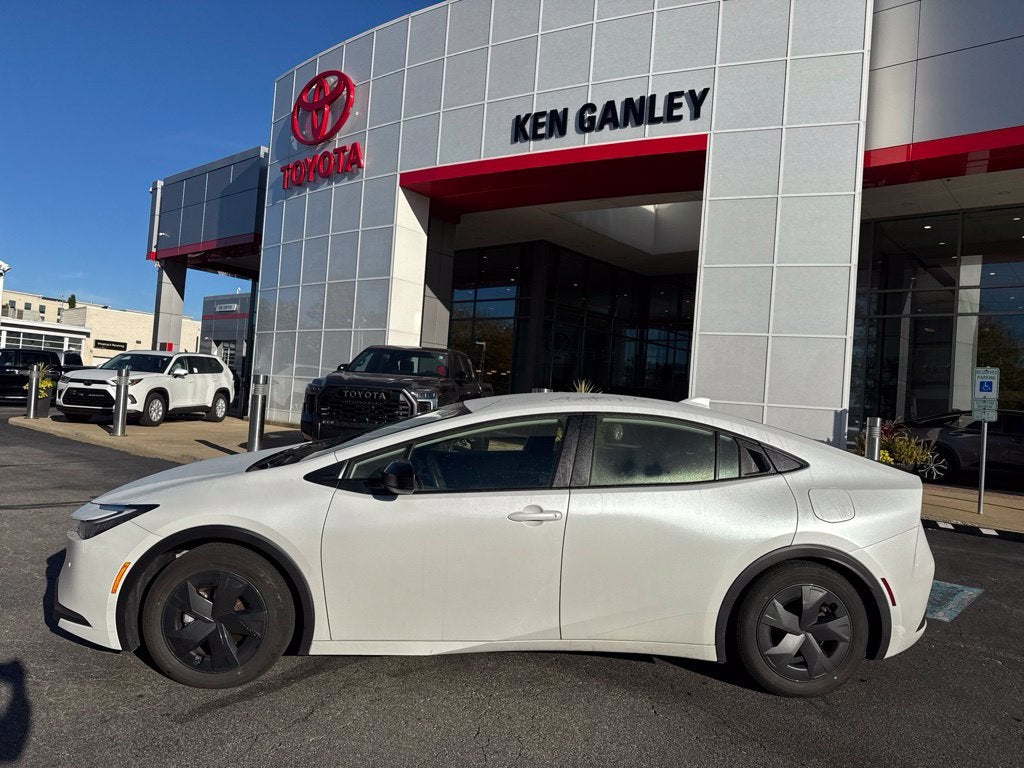 2023 Toyota Prius LE