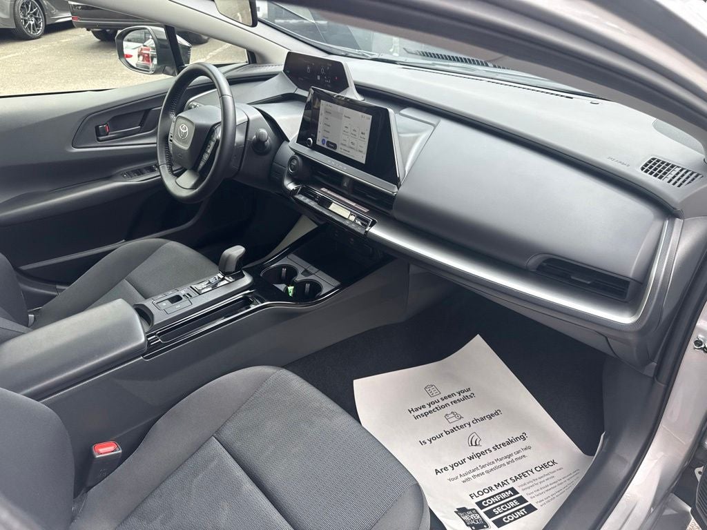 2025 Toyota Prius LE