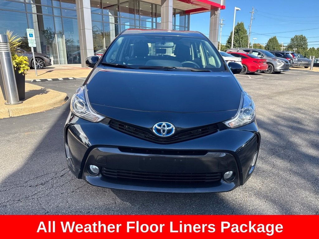 2017 Toyota Prius v Five