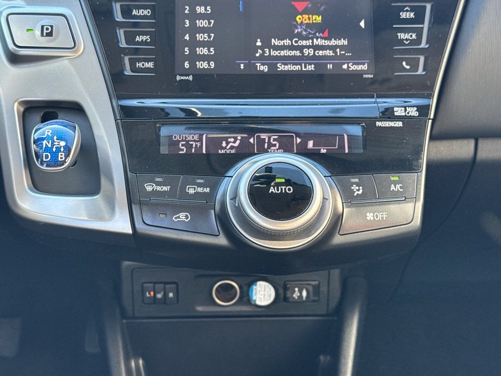 2017 Toyota Prius v Five
