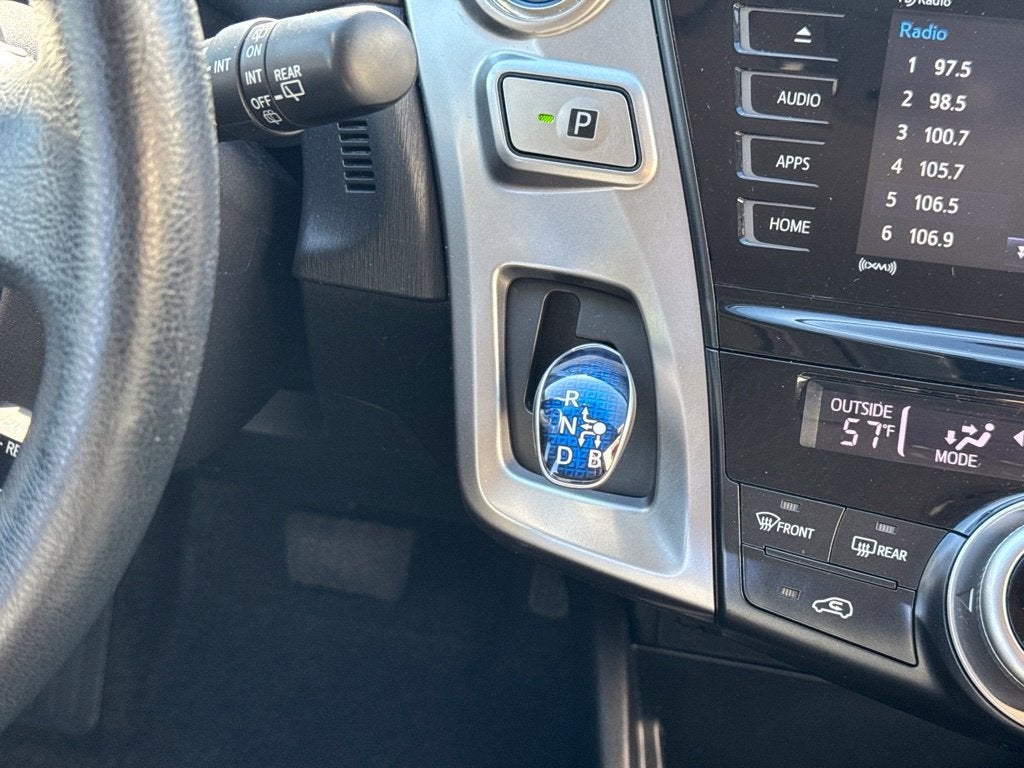 2017 Toyota Prius v Five