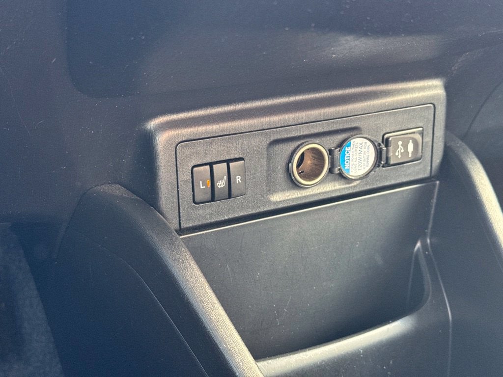2017 Toyota Prius v Five
