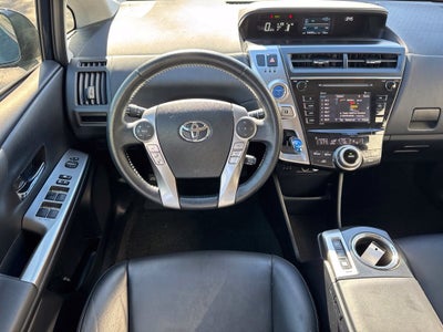 2017 Toyota Prius v Five