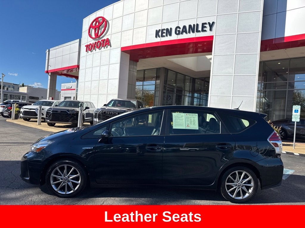 2017 Toyota Prius v Five