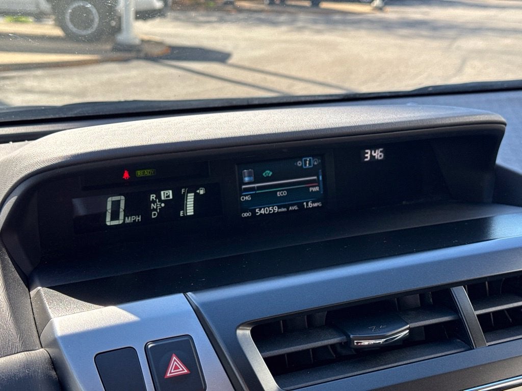 2017 Toyota Prius v Five