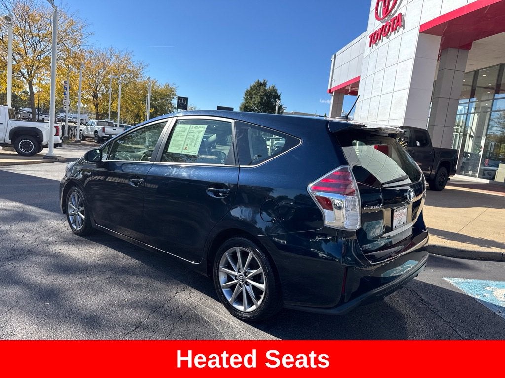 2017 Toyota Prius v Five