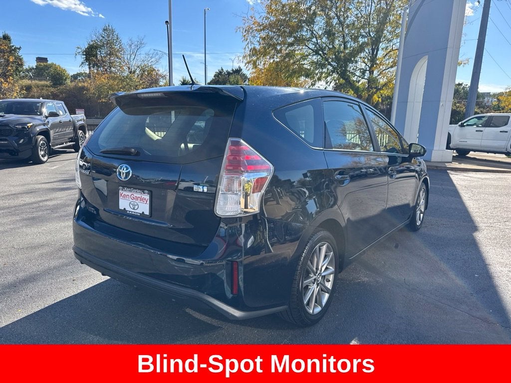 2017 Toyota Prius v Five